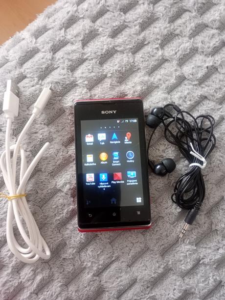 Telefón sony xperia e, sony