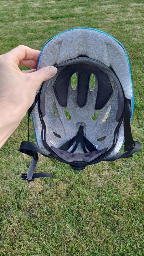 Prilba na bicyklovanie, m