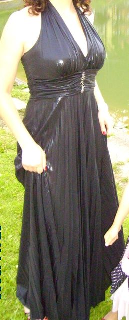 Značkové čierne spoločenské šaty, 40