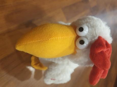 Plyšový kohútik, sám stojí, 