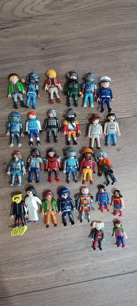 Postavicky playmobil, 