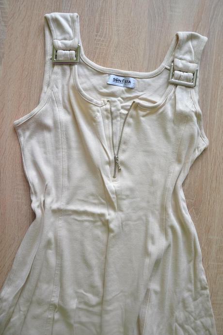 Béžové pružné šaty so sponami m/l, m