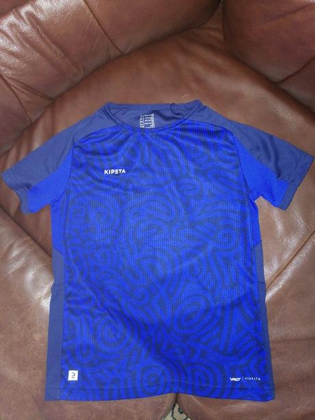 Predám krásne športové tričko, kipsta,134