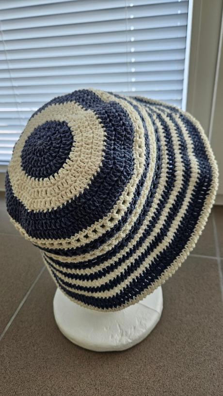 Klobúk na leto, handmade, modro-biely,