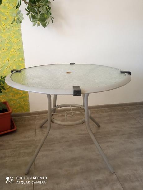 Stôl sklenený záhradný 93 cm, 
