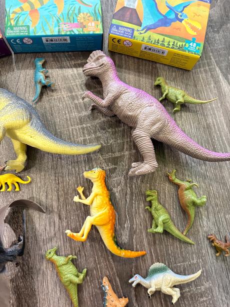 Safari ltd . postavicky a mudpuppy puzzle dinosaur,