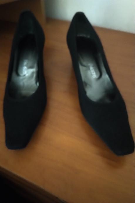 Luxusné lodičky, 38