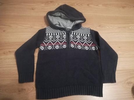 Pulóver s kapucňou, 122