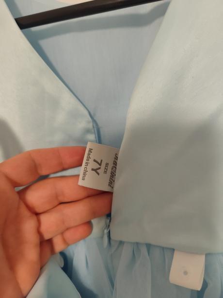 Dievčenské šaty, 122