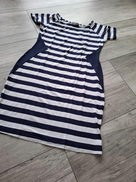 Mini obsiahnuté šaty s, s