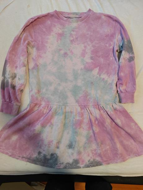 Zateplene saty aj pre plnostihle dievcatko, 158