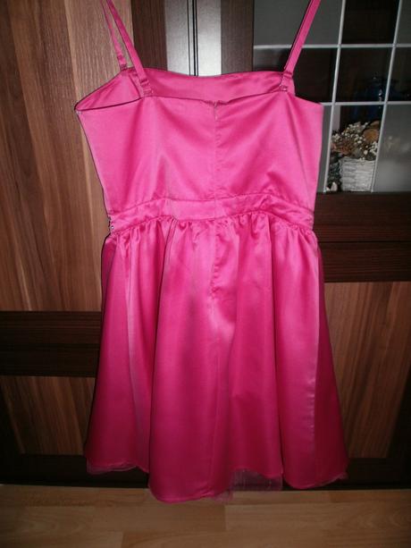 1x oblečené spoločenské šaty, 38