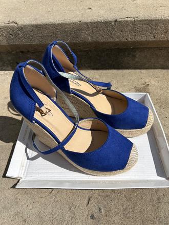 Sandále na klinovom opätku, 38