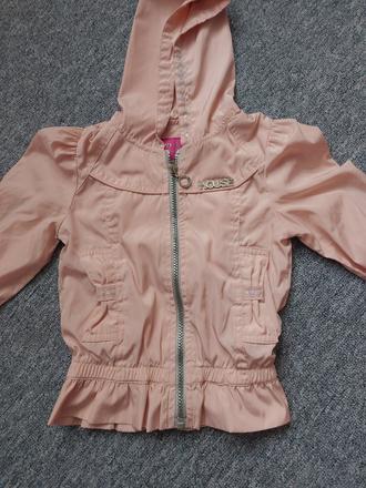 Tenká vetrovka, 104