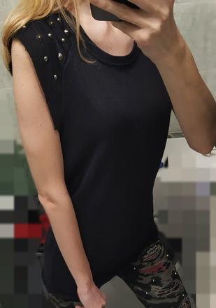 Predĺžené tričko s cvokmi, s