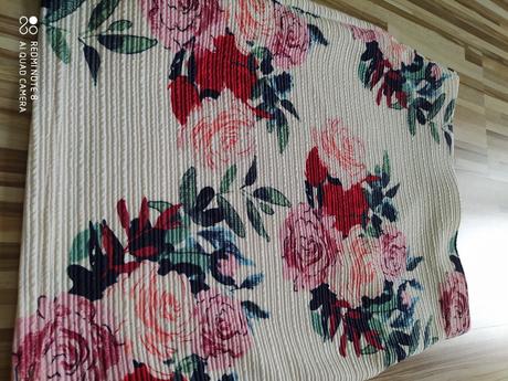 Predám kvetinovú sukňu, amisu,34