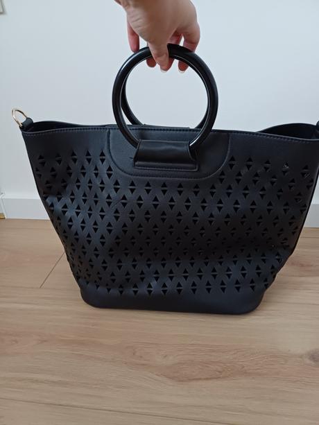 Čierna kabelka, ccc