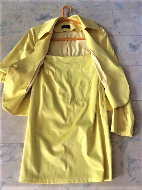 Luxusný saténový kostým, 38