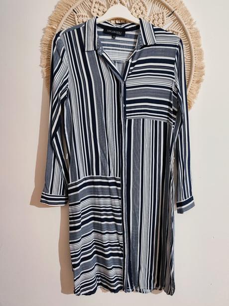 Tmavomodré šaty, m