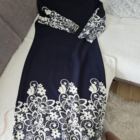 Šaty s ornamentom, l