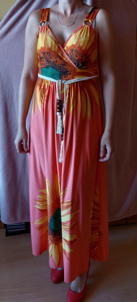 Letné šaty so slnečnicami, 38