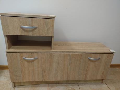 Skrinka do predsiene, 