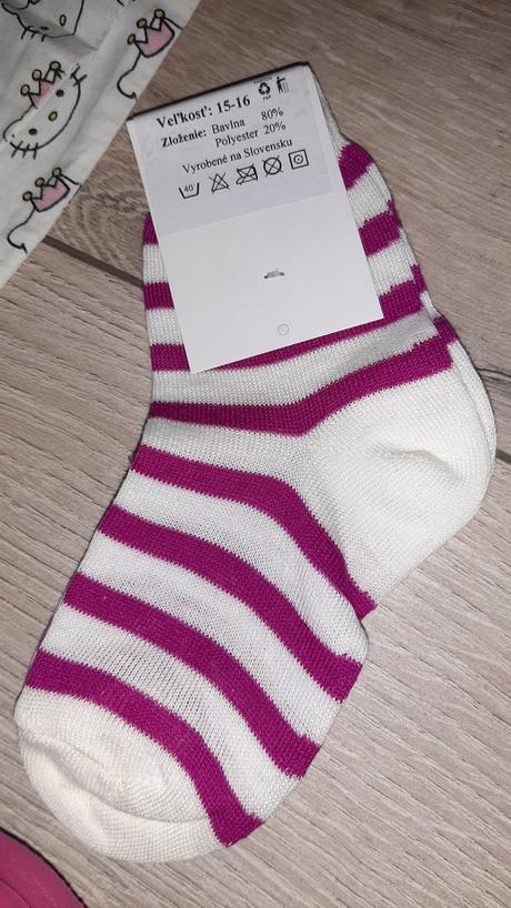 Taška plná vecí armani, gucci, pompdelux, benetton, 104–116