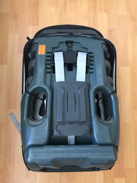 Tmavomodrá autosedačka britax 9-36 kg, britax