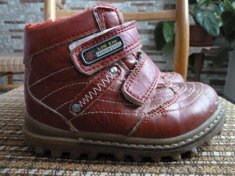 Dievčenské čižmy, 28