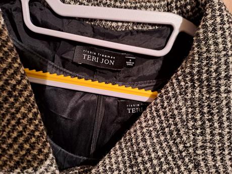 Zaujímavé  vlnené vintage šaty s bolerkom, 38