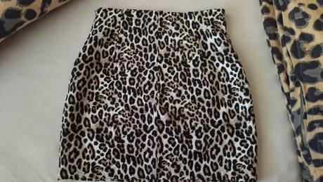 Sukňa so zvieracím motivom, amisu,s