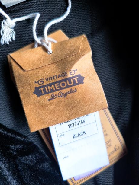 Zamatové šaty, timeout