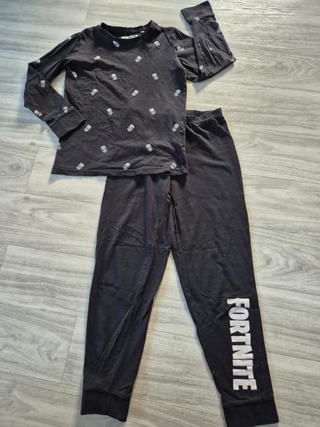 Pyžamo fortnite, 152