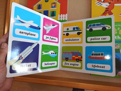 Ladybird first words and pictures leporela, 