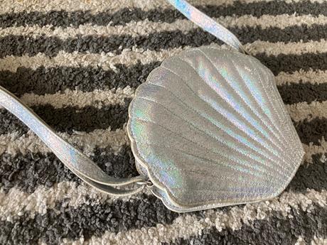 Mušlová strieborná kabelka, takko