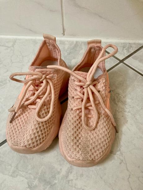 Tenisky/ platenky, 27