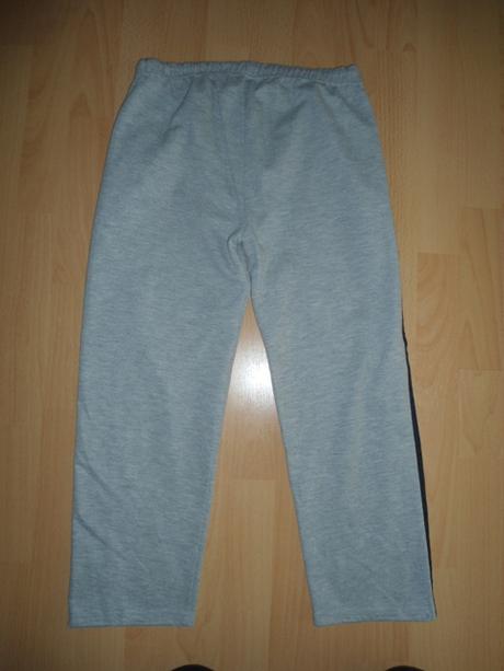 Chlapcenske svetlosede teplaky, 134