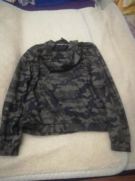 Maskáčova tenka vetrovka, l