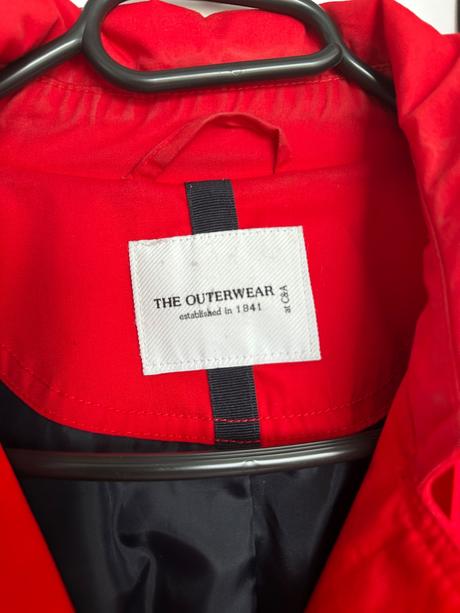 Červený kabát, c&a,l