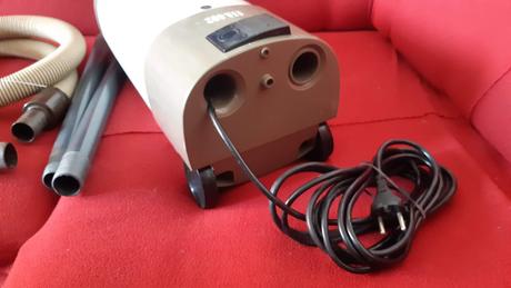 Predám vysavač eta 402 funkčný. všetko na fotkách., eta