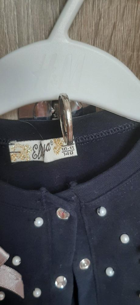 Elegantny svetrik s perlickami a maslickami, 122