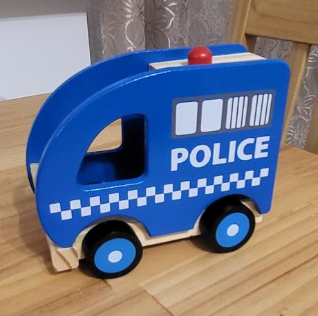 2x drevené auto - hasiči, policajti, 