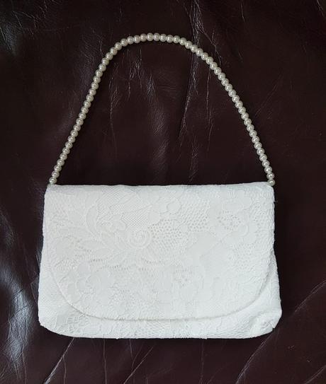 Biela čipkovaná kabelka,