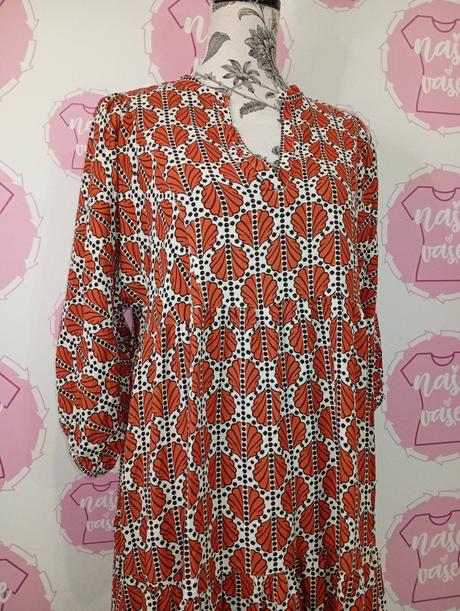 Vzorované šaty, 40