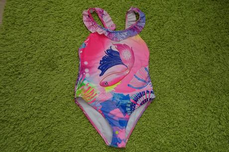 Plavky s rybičkou, 158