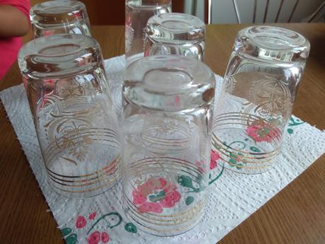 Sklenene pohariky asi 1dcl, 