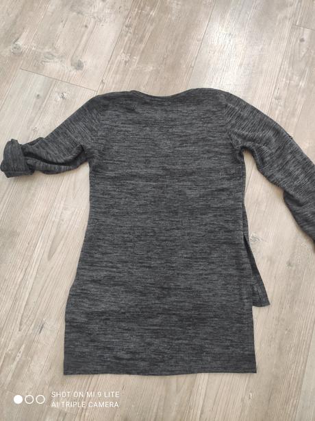 Tmavo sivý pulovrik, m