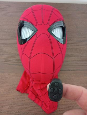 Elektronická maska spiderman s ovladanim,