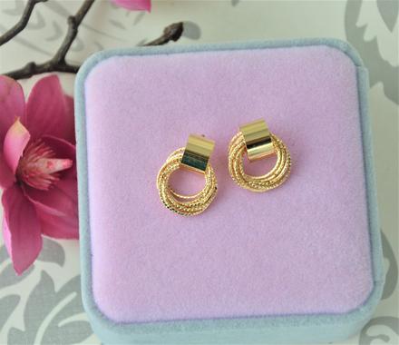 Zlaté náušničky,