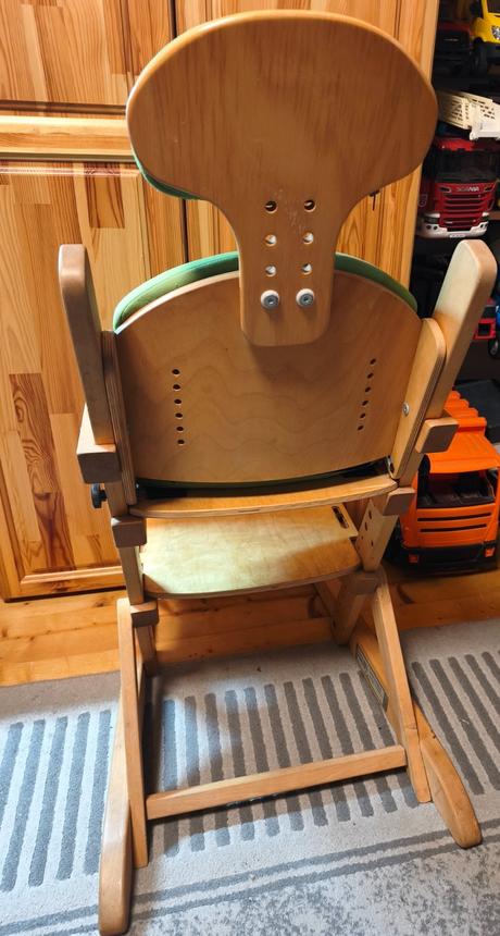 Rastúca stolička drevená, 